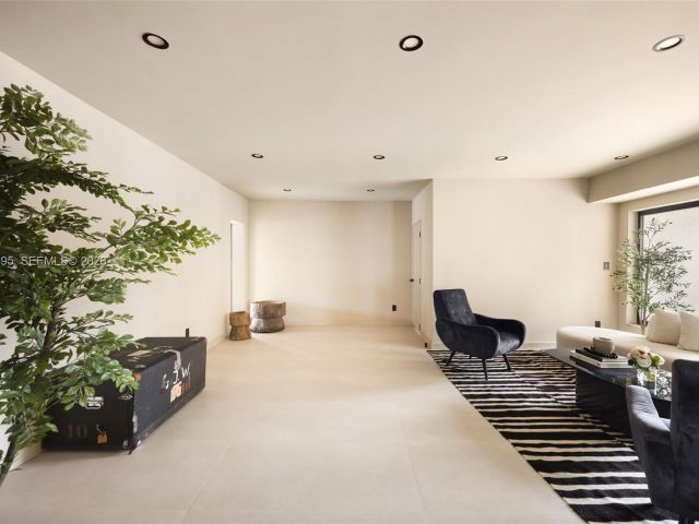 Home for sale at 2805 SW 4th Ave - photo 7525324