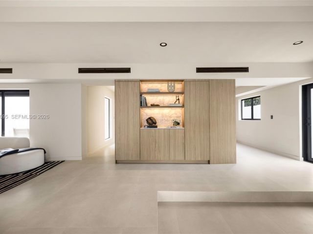 Home for sale at 2805 SW 4th Ave - photo 7525331