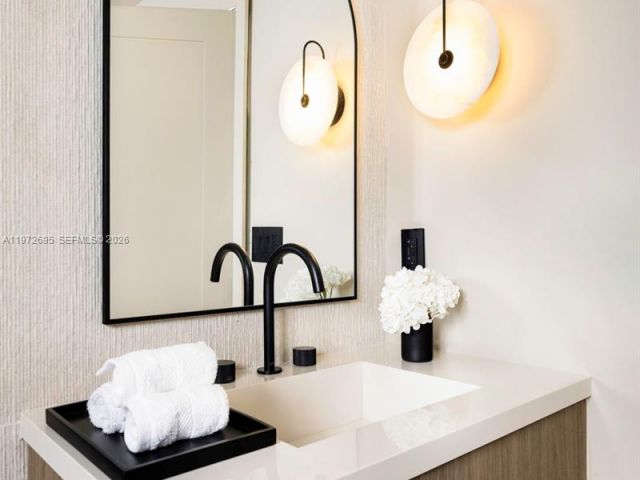 Home for sale at 2805 SW 4th Ave - photo 7525334