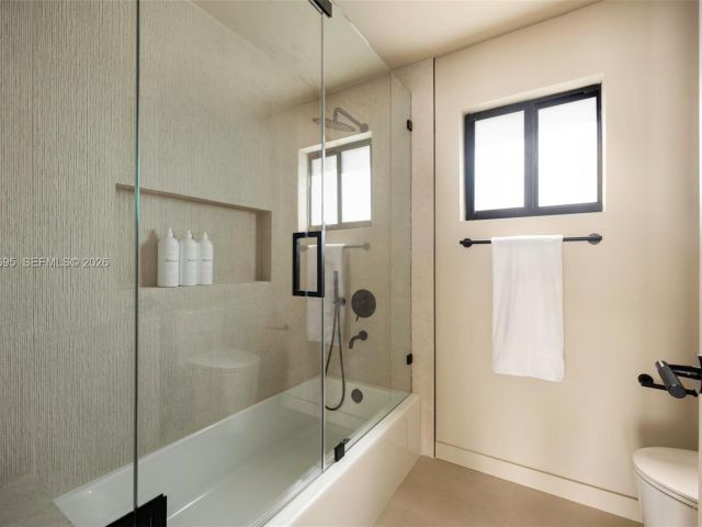 Home for sale at 2805 SW 4th Ave - photo 7525335