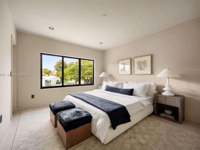 Home for sale at 2805 SW 4th Ave - photo 7525337