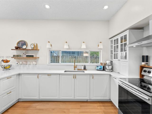 Home for sale at 2832 Cayenne Ave - photo 7514777