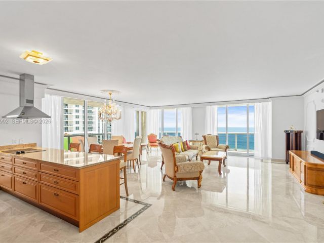 Apartment for sale  Unit #1601 - photo 7500338