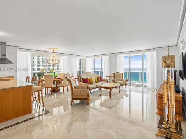 Apartment for sale  Unit #1601 - photo 7500339