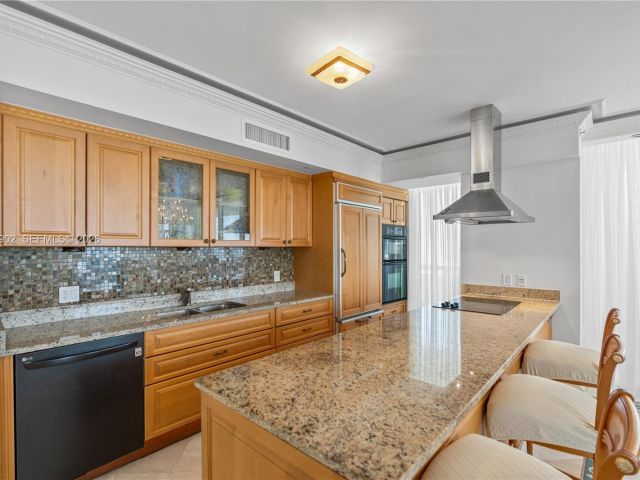 Apartment for sale  Unit #1601 - photo 7500346