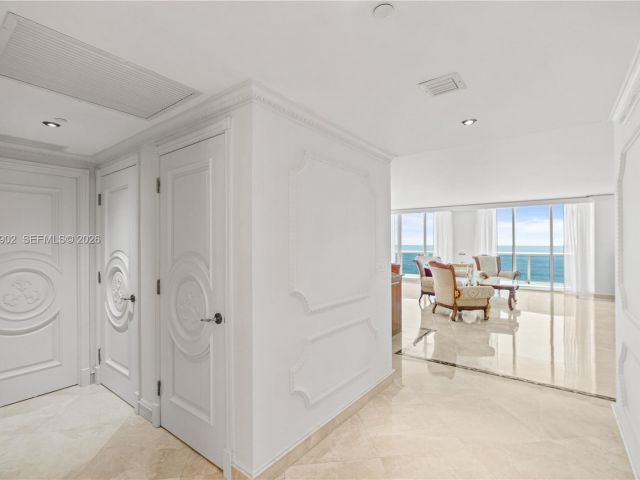 Apartment for sale  Unit #1601 - photo 7500349