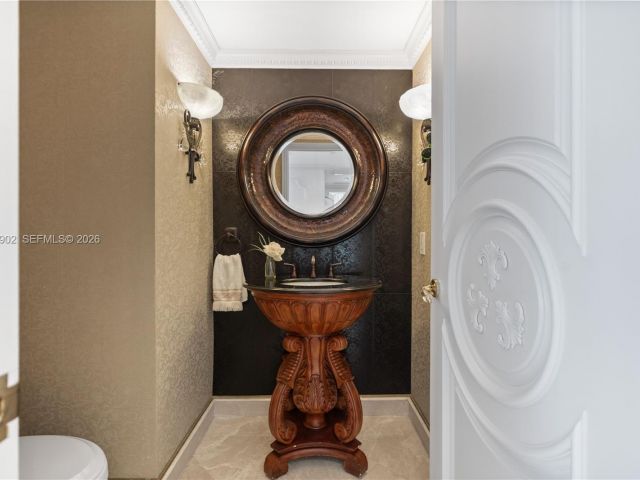 Apartment for sale  Unit #1601 - photo 7500350