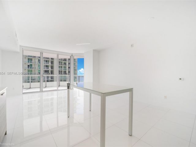 Apartment for rent  Unit #1803 - photo 7509757