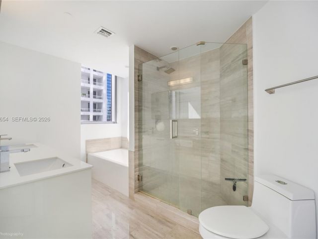 Apartment for rent  Unit #1803 - photo 7509761