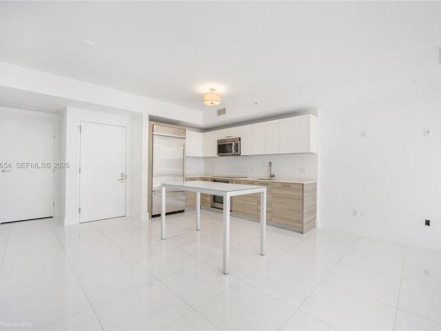 Apartment for rent  Unit #1803 - photo 7509765