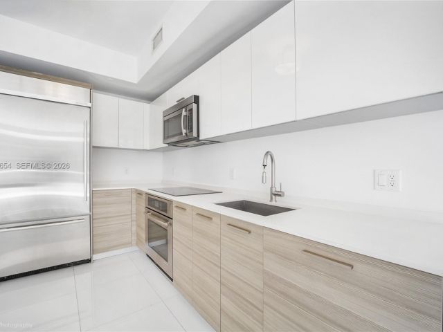 Apartment for rent  Unit #1803 - photo 7509767