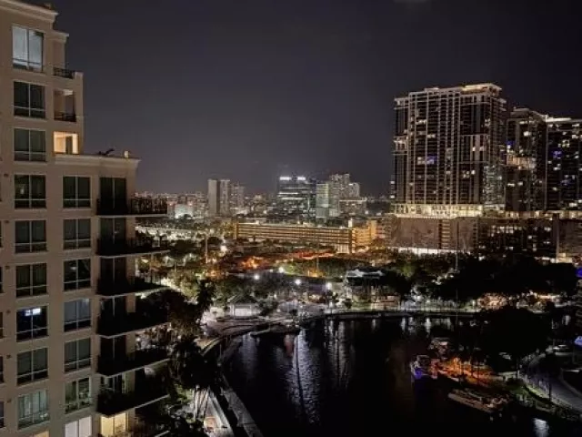 2-bedroom condo for sale in Fort Lauderdale - 600 W Las Olas Boulevard 1803s - MondialRealty