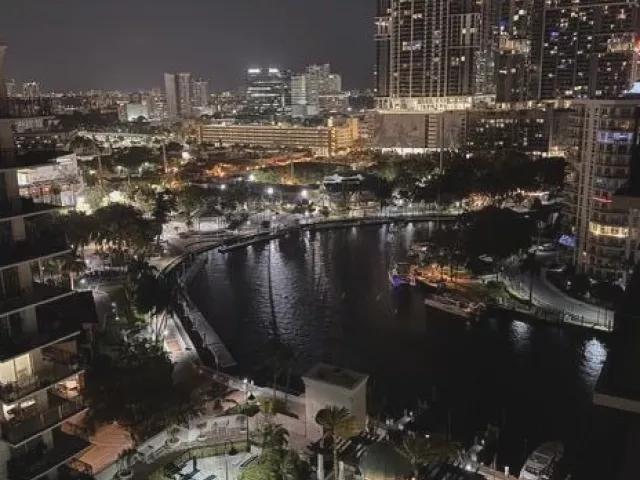 2-bedroom condo for sale in Fort Lauderdale - 600 W Las Olas Boulevard 1803s - MondialRealty