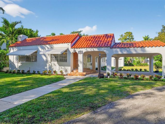 Home for rent at 1305 Alhambra Cir - photo 7470405