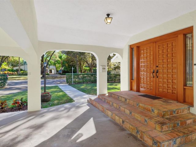 Home for rent at 1305 Alhambra Cir - photo 7470410