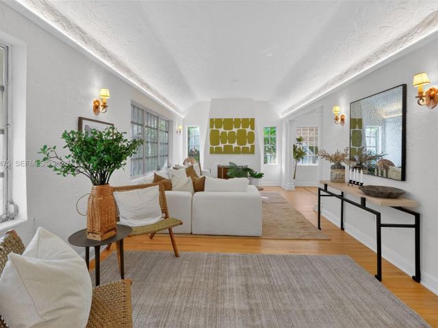 Home for rent at 1305 Alhambra Cir - photo 7470415