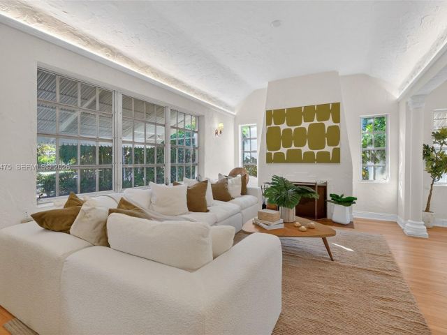 Home for rent at 1305 Alhambra Cir - photo 7470416