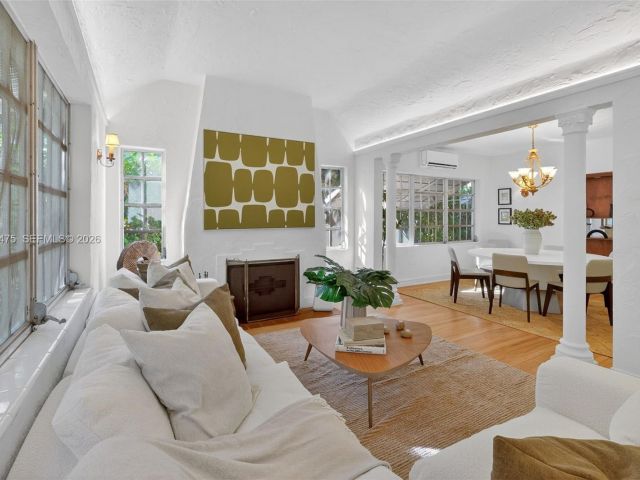 Home for rent at 1305 Alhambra Cir - photo 7470417