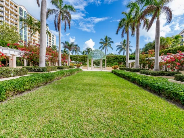 3-bedroom condo for rent in Key Biscayne - 445 Grand Bay Dr 310 - MondialRealty