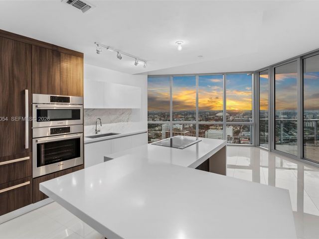 Apartment for sale  Unit #4010 - photo 7487787