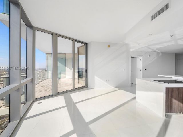 Apartment for sale  Unit #4010 - photo 7487789