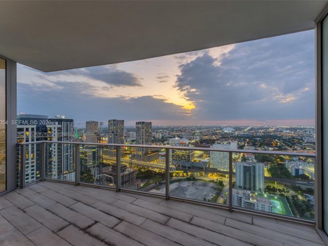 Apartment for sale  Unit #4010 - photo 7487798