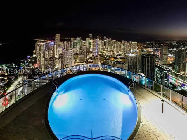 2-bedroom condo for sale in Miami - 851 NE 1st Ave 4010 - MondialRealty