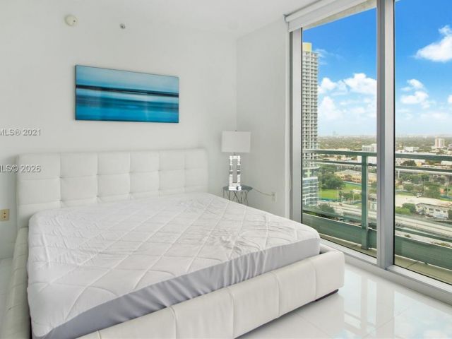 Apartment for rent  Unit #2510 - photo 7486757