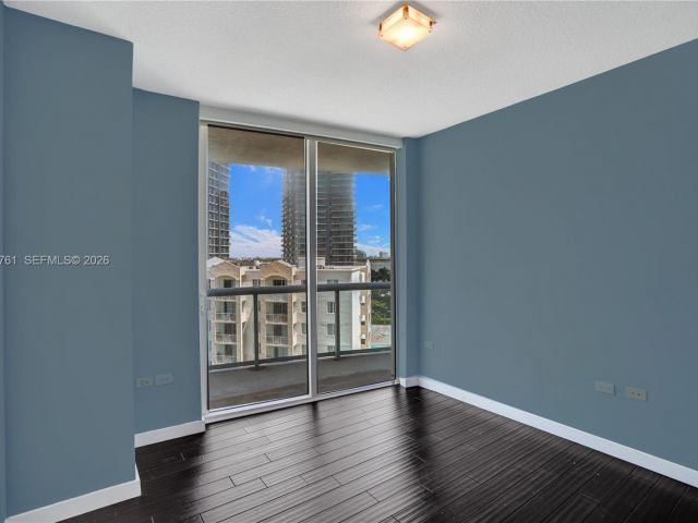 Apartment for rent  Unit #1007 - photo 7494939