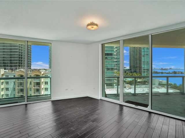 Apartment for rent  Unit #1007 - photo 7494940