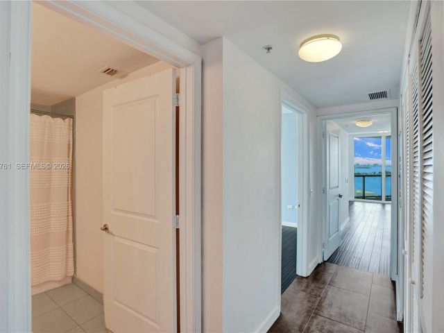 Apartment for rent  Unit #1007 - photo 7494943