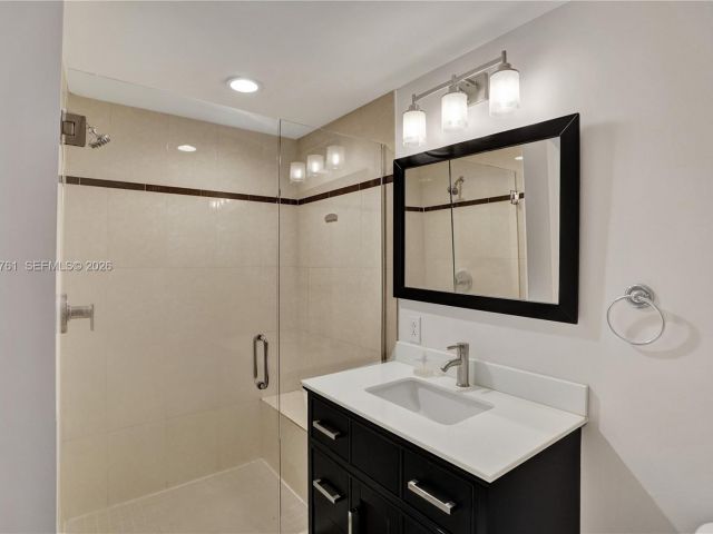 Apartment for rent  Unit #1007 - photo 7494944