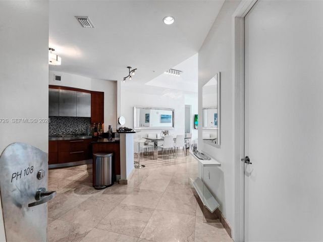 Apartment for rent  Unit #5108 - photo 7495931