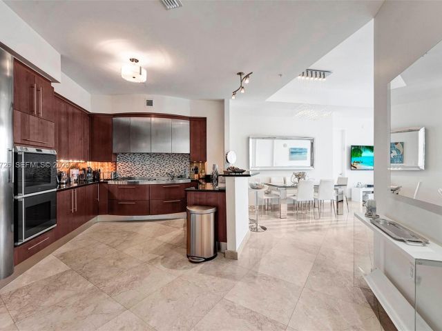 Apartment for rent  Unit #5108 - photo 7495933