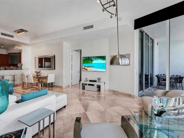 Apartment for rent  Unit #5108 - photo 7495939