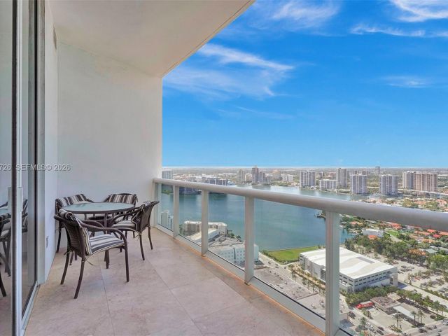 Apartment for rent  Unit #5108 - photo 7495945