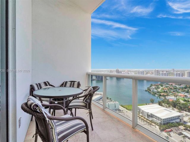 Apartment for rent  Unit #5108 - photo 7495955