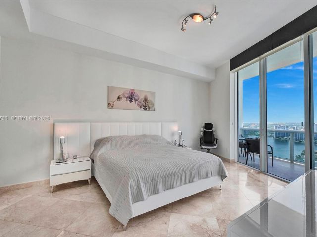 Apartment for rent  Unit #5108 - photo 7495957