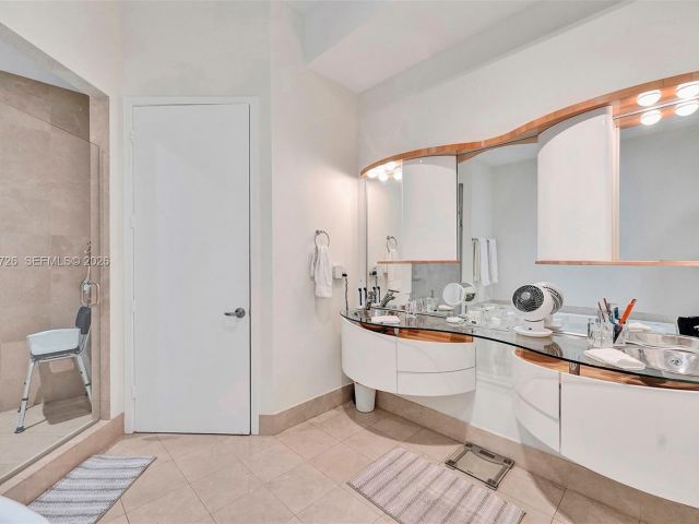 Apartment for rent  Unit #5108 - photo 7495963