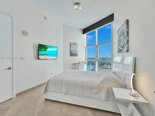 Apartment for rent  Unit #5108 - photo 7495967