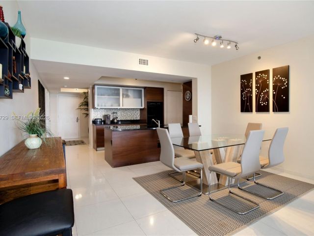 Apartment for rent  Unit #3204 - photo 7499067