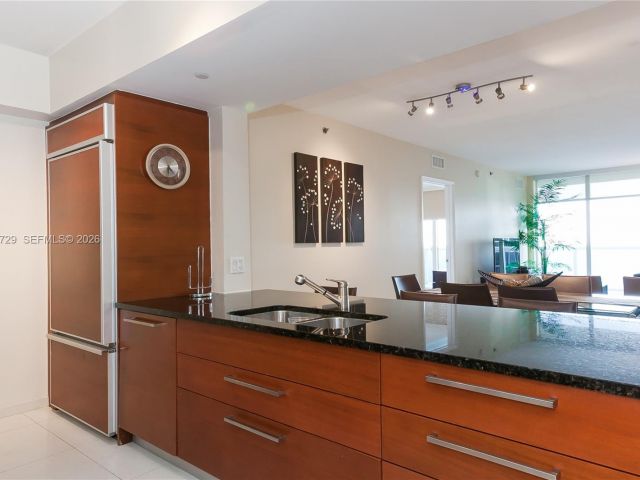 Apartment for rent  Unit #3204 - photo 7499073