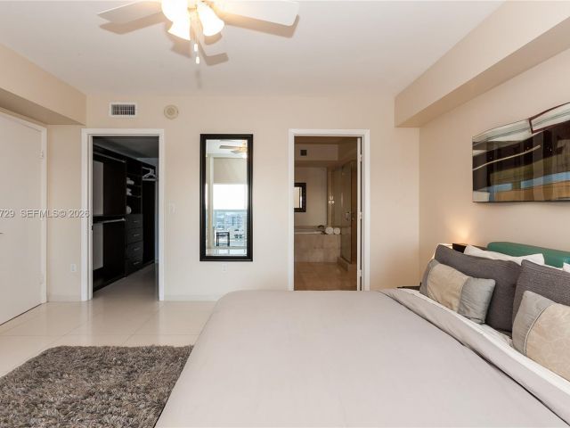 Apartment for rent  Unit #3204 - photo 7499075