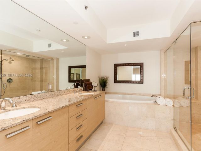 Apartment for rent  Unit #3204 - photo 7499076