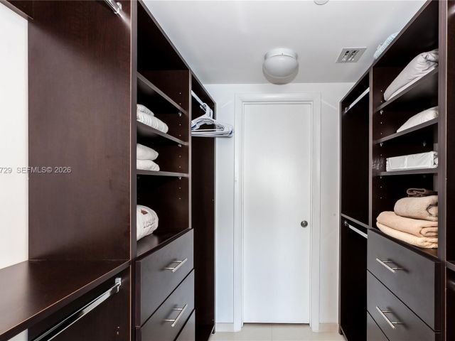 Apartment for rent  Unit #3204 - photo 7499077