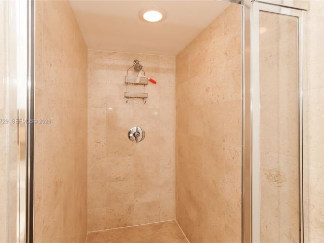 Apartment for rent  Unit #3204 - photo 7499082