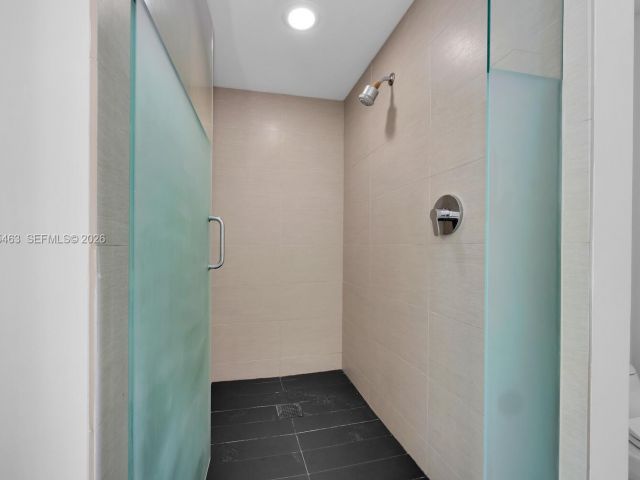 Apartment for sale  Unit #3904 - photo 7525121