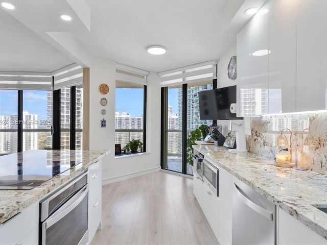 Apartment for sale  Unit #1903 - photo 7522116