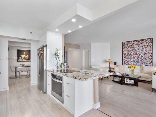 Apartment for sale  Unit #1903 - photo 7522117