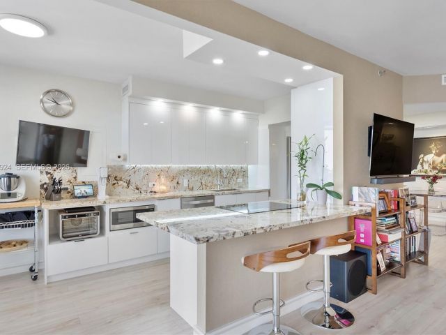 Apartment for sale  Unit #1903 - photo 7522121